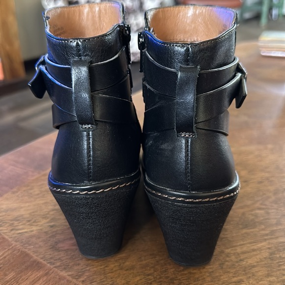 Sofft Wedge Booties in Black - Picture 4 of 5
